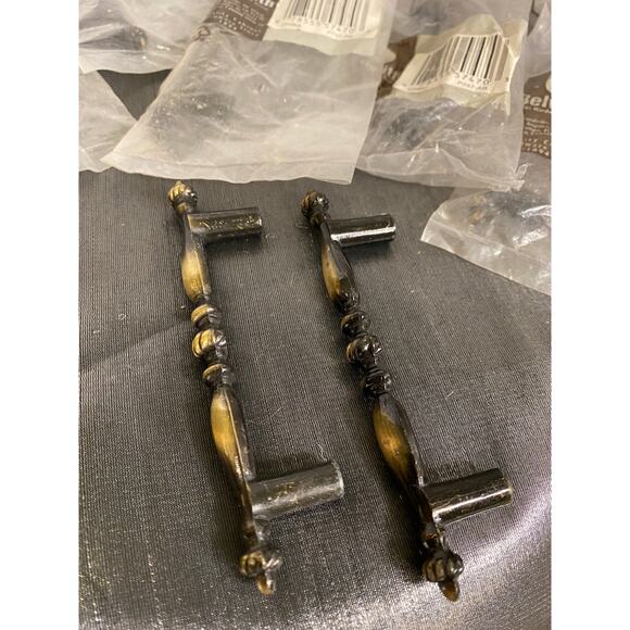 Set of 8 Belwith Antique English Satin Brass Drawer Handles 3 1/4 in. NOS - Picture 8 of 10